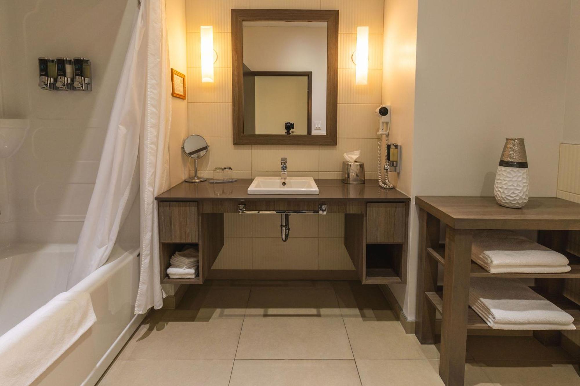 Hotel Universel, Centre De Congres Riviere-Du-Loup Ngoại thất bức ảnh