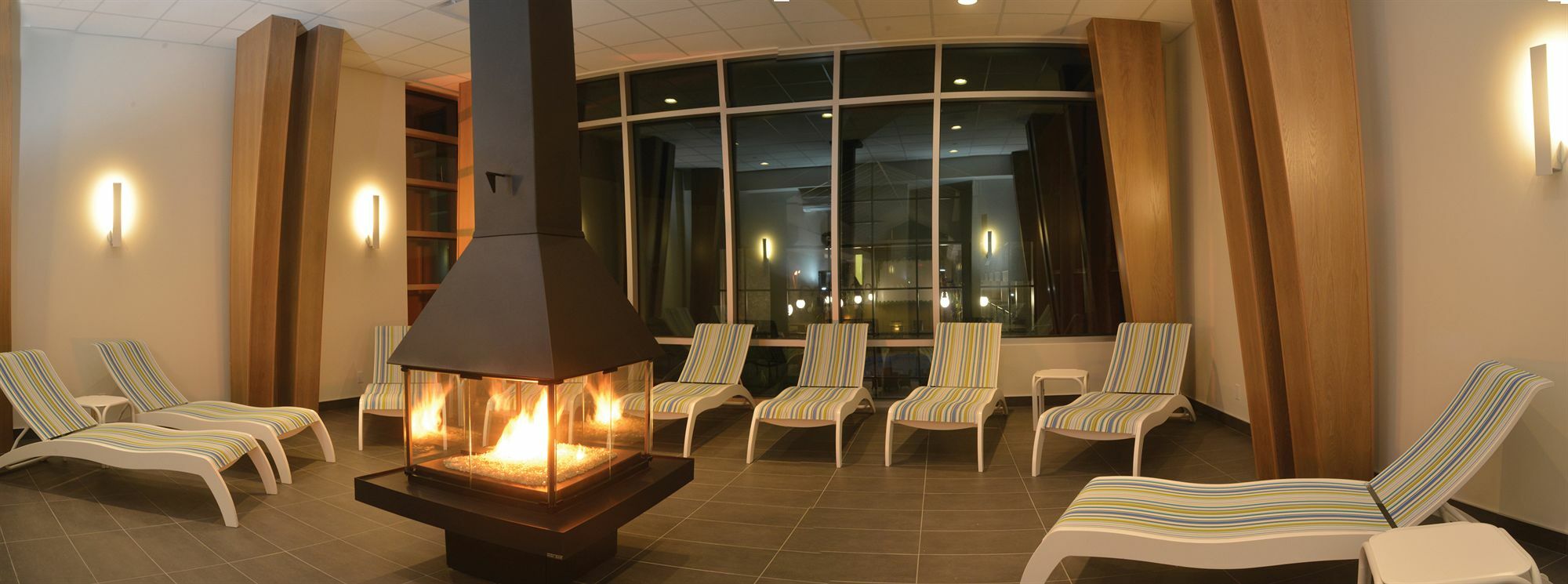 Hotel Universel, Centre De Congres Riviere-Du-Loup Ngoại thất bức ảnh